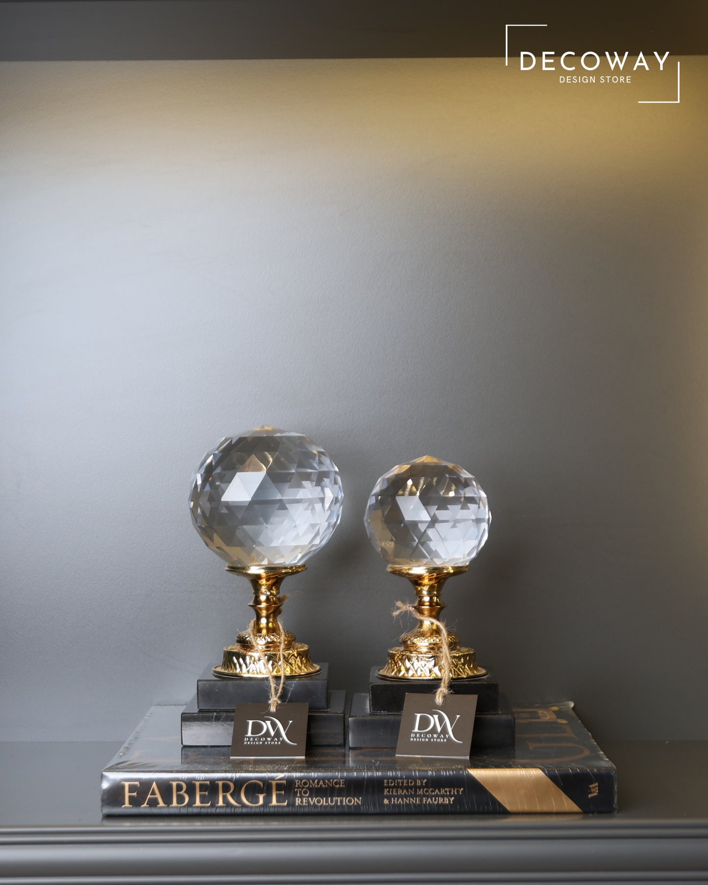 Gold Detaylı Kesme Cam Küre – Metal Kaideli 2’li Set