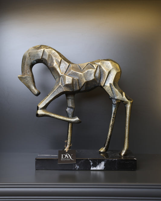 Geometrik At Figürlü Dekoratif Heykel