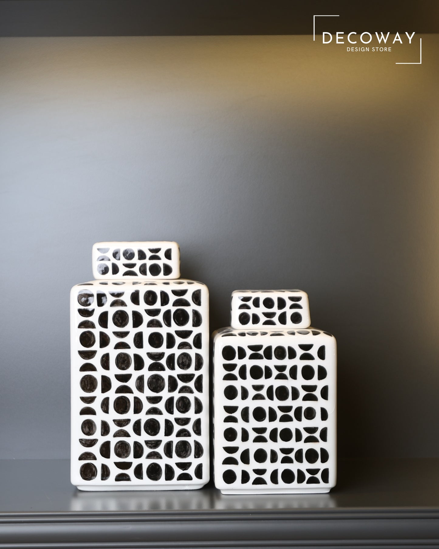 2’li Siyah Desenli Beyaz Küpler – Dekoratif Set